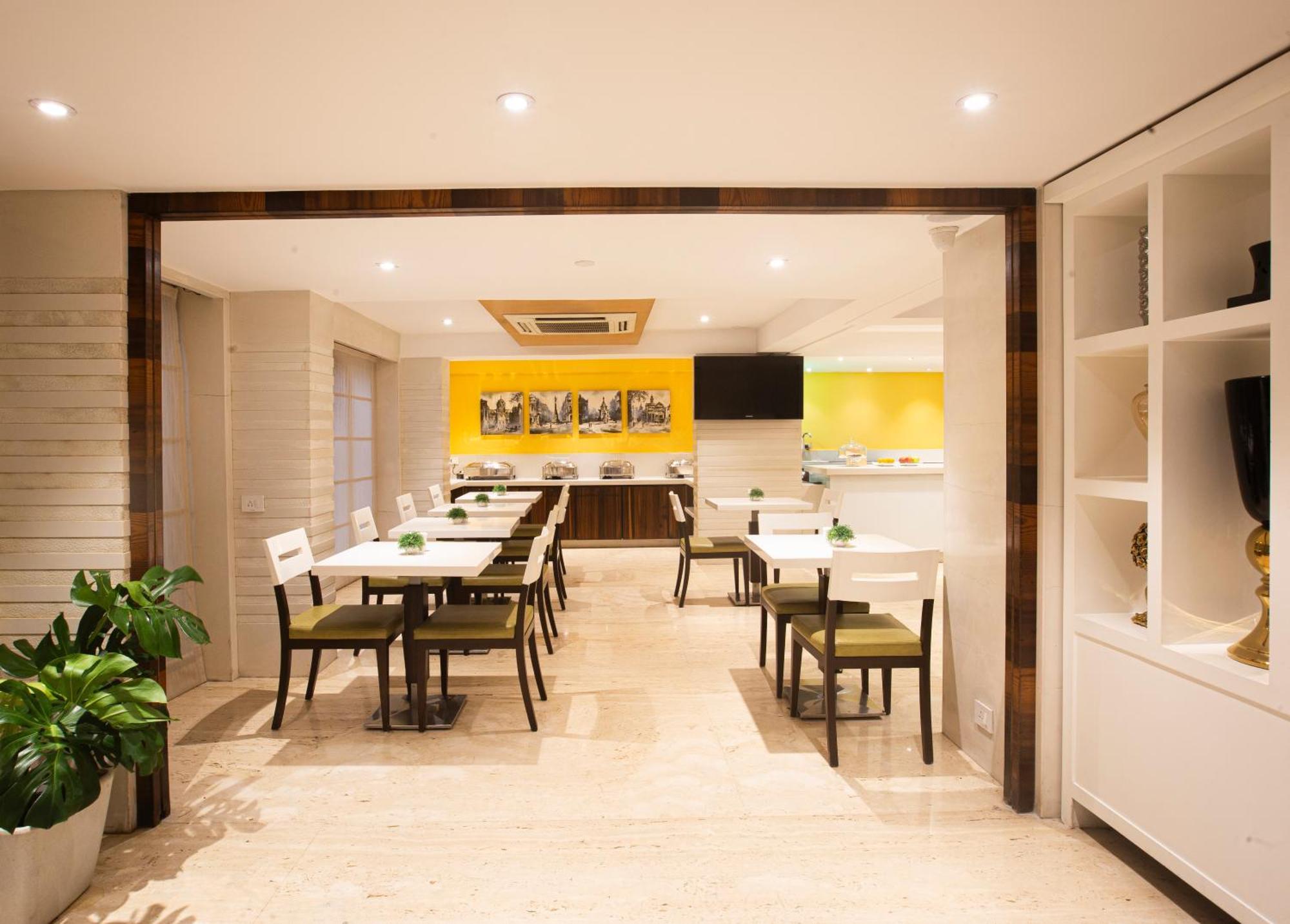 Bawa Continental Hotel 3*